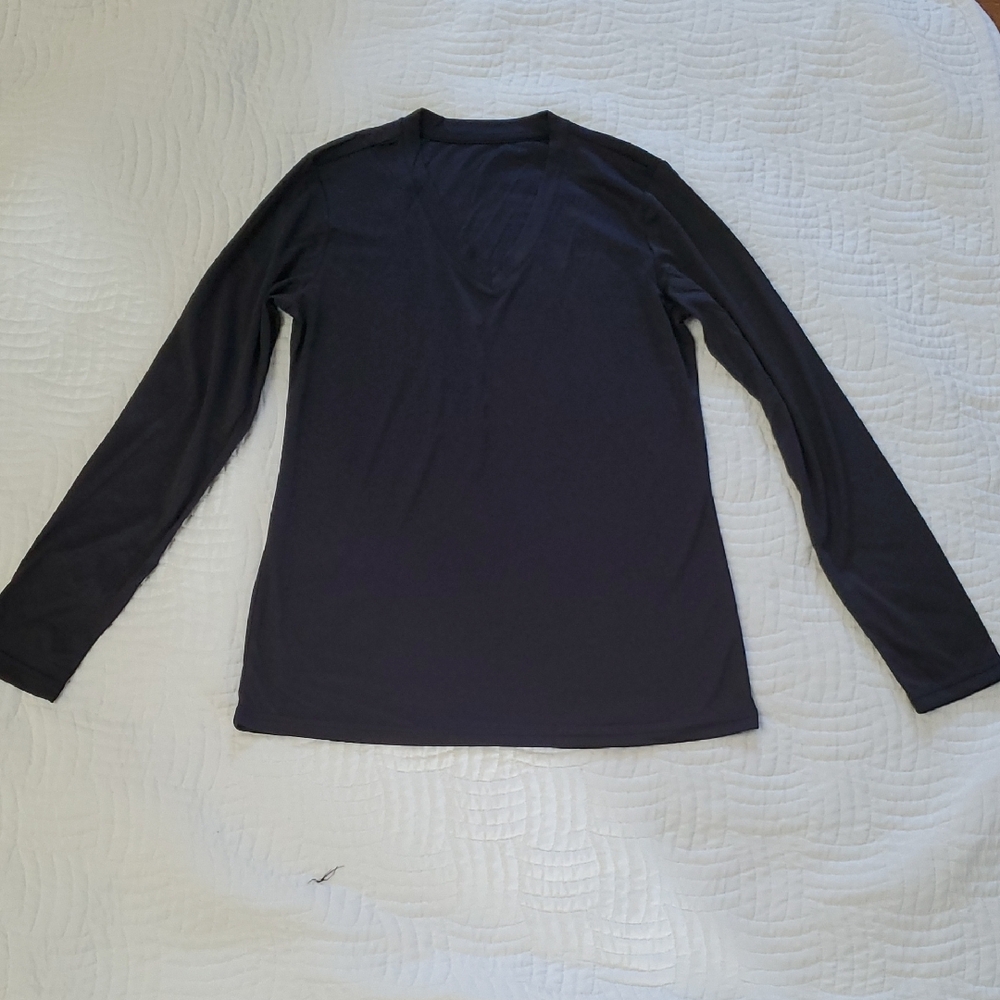 3/10 NWOT Black Long Sleeve Top
